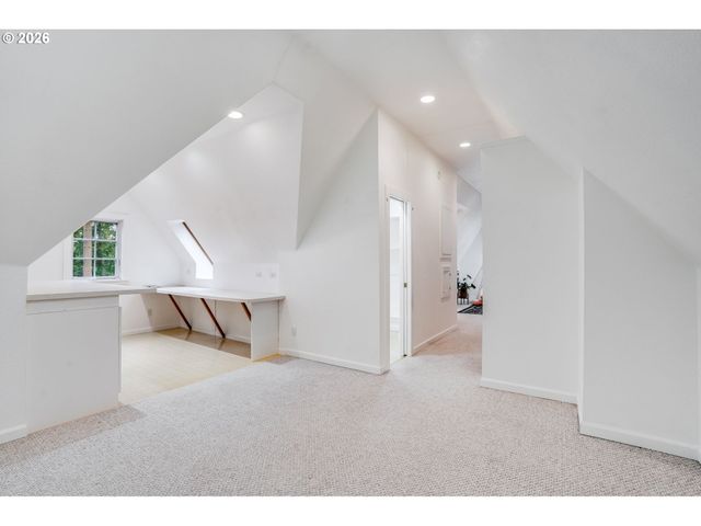 920 FAIRWAY Rd, Lake Oswego, OR 97034