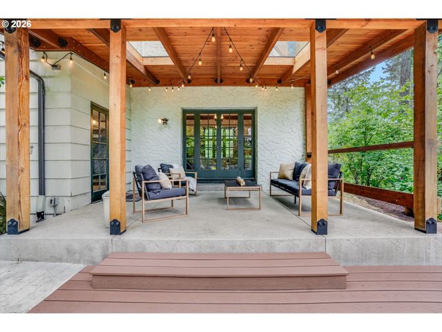920 FAIRWAY Rd, Lake Oswego, OR 97034