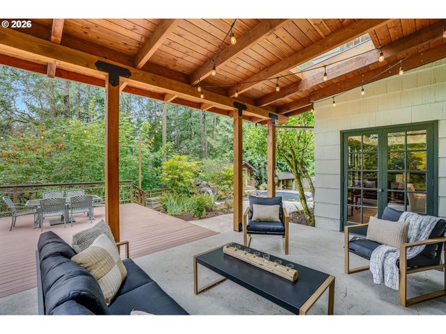 920 FAIRWAY Rd, Lake Oswego, OR 97034