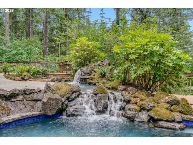 920 FAIRWAY Rd, Lake Oswego, OR 97034