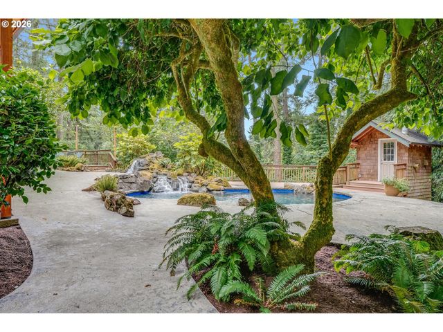 920 FAIRWAY Rd, Lake Oswego, OR 97034