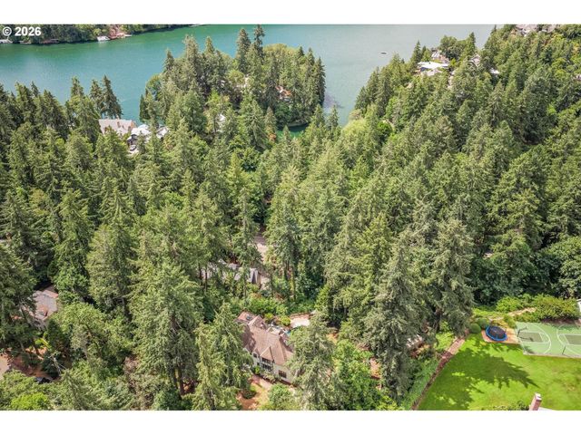 920 FAIRWAY Rd, Lake Oswego, OR 97034