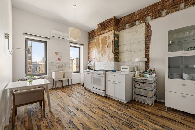 285A KINGSLAND Avenue, New York City, NY 11222