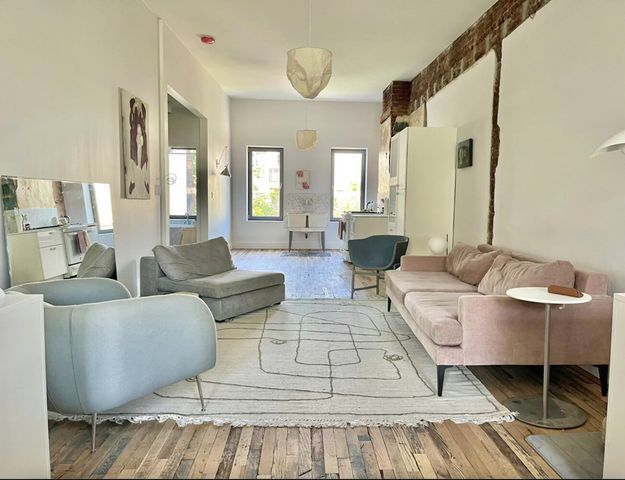285A KINGSLAND Avenue, New York City, NY 11222