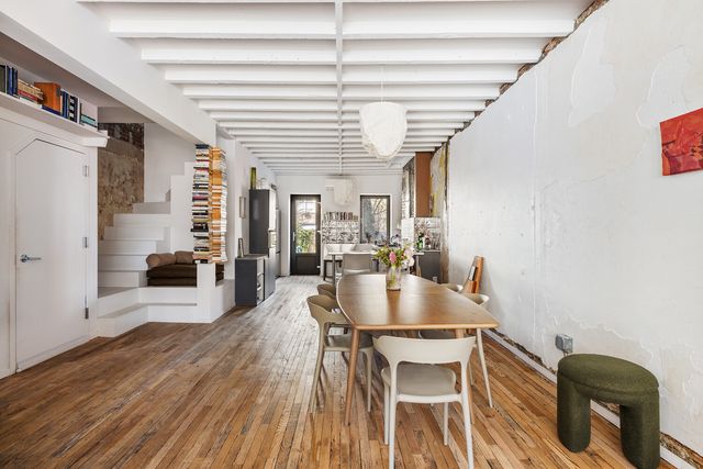 285A KINGSLAND Avenue, New York City, NY 11222