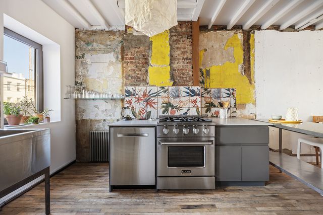 285A KINGSLAND Avenue, New York City, NY 11222