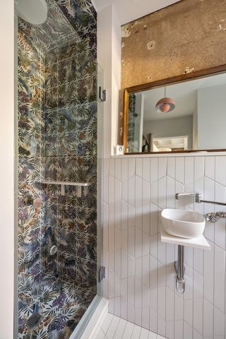 285A KINGSLAND Avenue, New York City, NY 11222