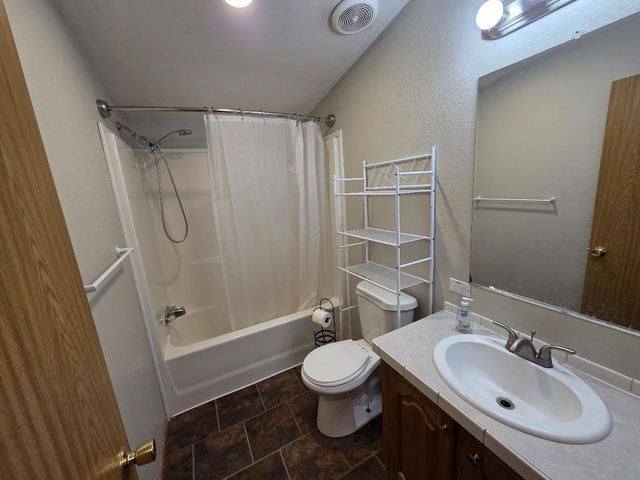 128 Lake Shore Drive, Wisconsin Dells, WI 53965