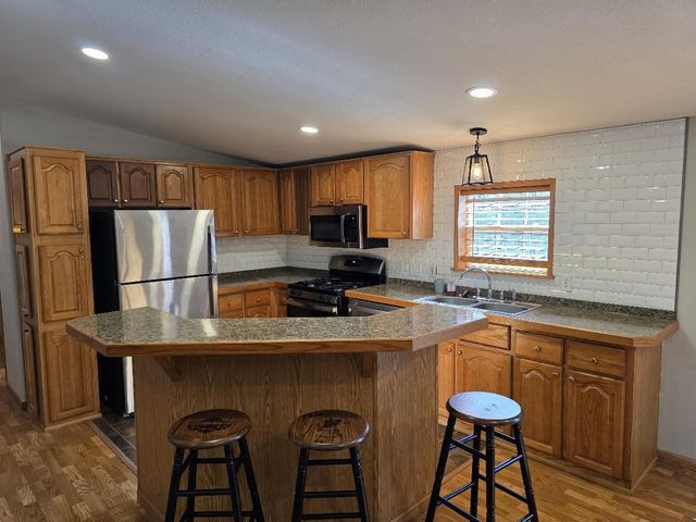 128 Lake Shore Drive, Wisconsin Dells, WI 53965