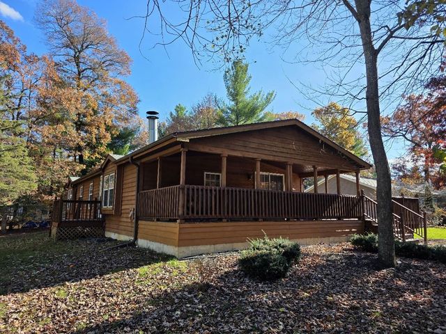 128 Lake Shore Drive, Wisconsin Dells, WI 53965