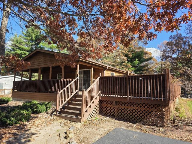 128 Lake Shore Drive, Wisconsin Dells, WI 53965