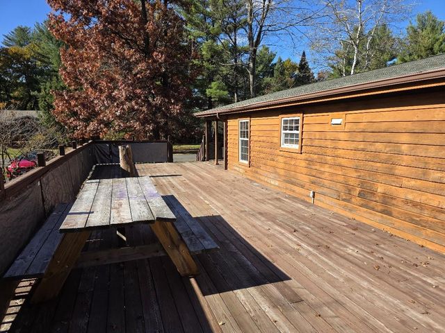 128 Lake Shore Drive, Wisconsin Dells, WI 53965