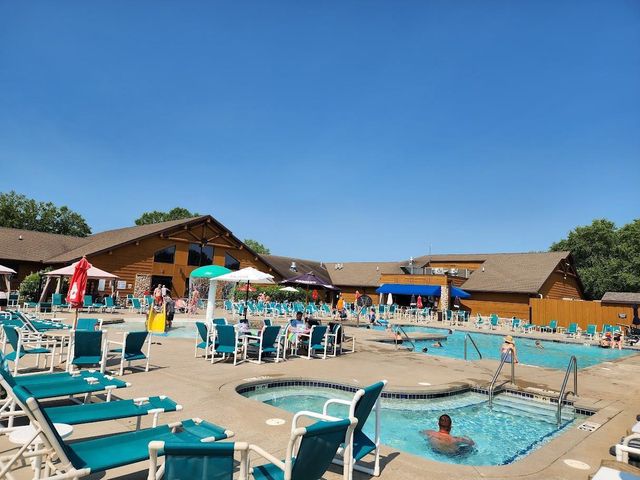 128 Lake Shore Drive, Wisconsin Dells, WI 53965