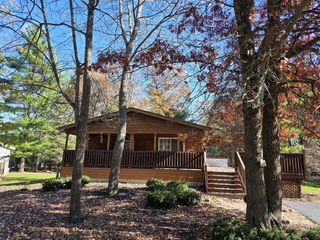 128 Lake Shore Drive, Wisconsin Dells, WI 53965