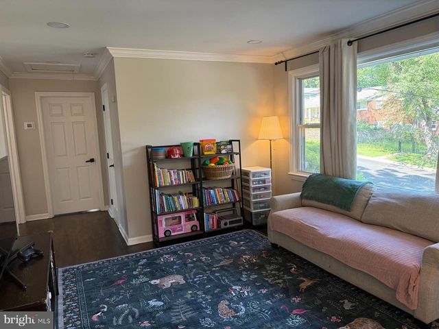 7502 ALFRED DR, Silver Spring, MD 20910