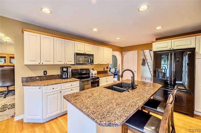 8624 Disraeli Path, Cicero, NY 13039