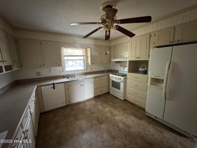 205 N Miller Street, Chadbourn, NC 28431