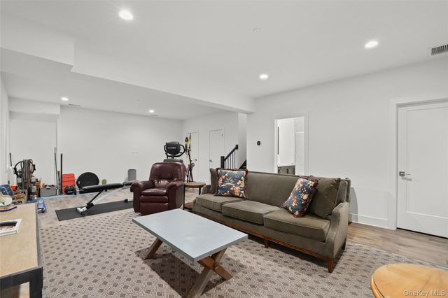 2 Dewitt Drive, Chappaqua, NY 10514