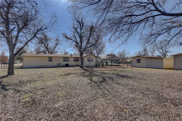 117 E Denmark Street, Walnut Springs, TX 76690