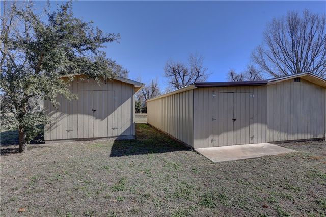 117 E Denmark Street, Walnut Springs, TX 76690