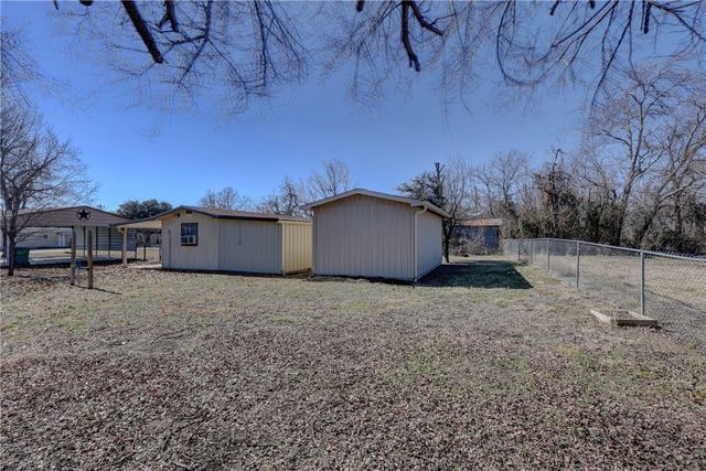 117 E Denmark Street, Walnut Springs, TX 76690