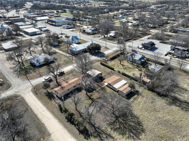 117 E Denmark Street, Walnut Springs, TX 76690