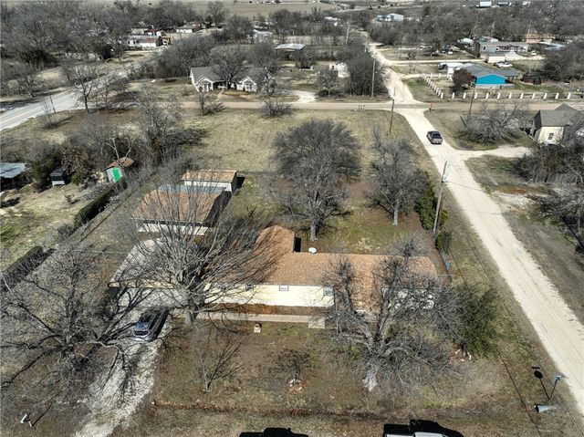 117 E Denmark Street, Walnut Springs, TX 76690