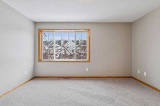 8853 Branson Drive 28, Inver Grove Heights, MN 55076