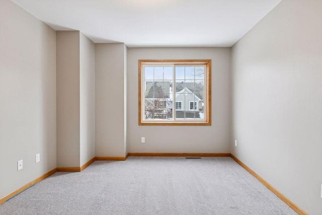 8853 Branson Drive 28, Inver Grove Heights, MN 55076