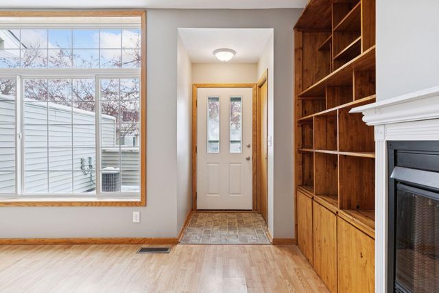 8853 Branson Drive 28, Inver Grove Heights, MN 55076