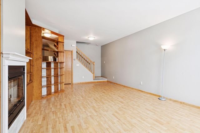 8853 Branson Drive 28, Inver Grove Heights, MN 55076