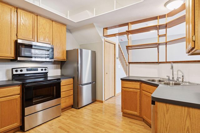 8853 Branson Drive 28, Inver Grove Heights, MN 55076