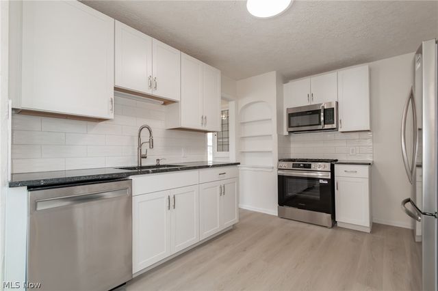 4038 W 140th Street, Cleveland, OH 44135