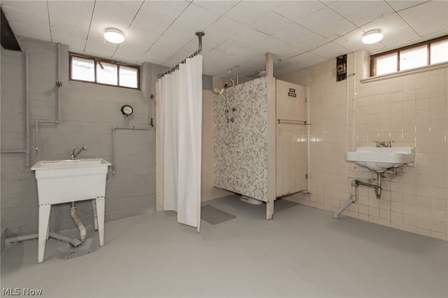 4038 W 140th Street, Cleveland, OH 44135