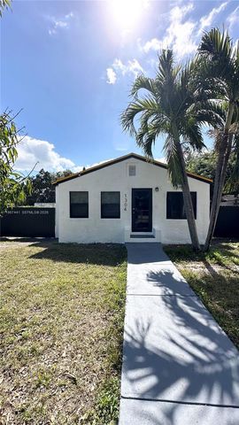 1304 NW 43rd St, Miami, FL 33142