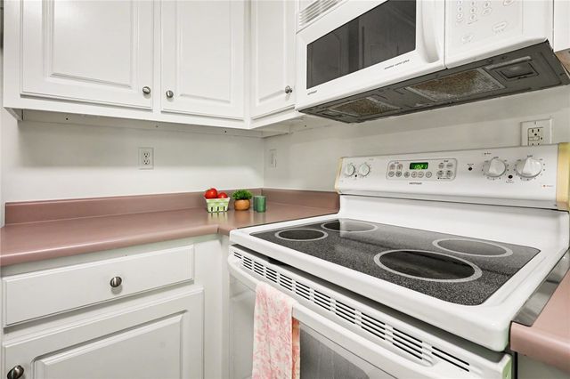 105 S Fox Circle, Piedmont, SC 29673