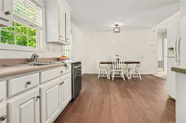 105 S Fox Circle, Piedmont, SC 29673