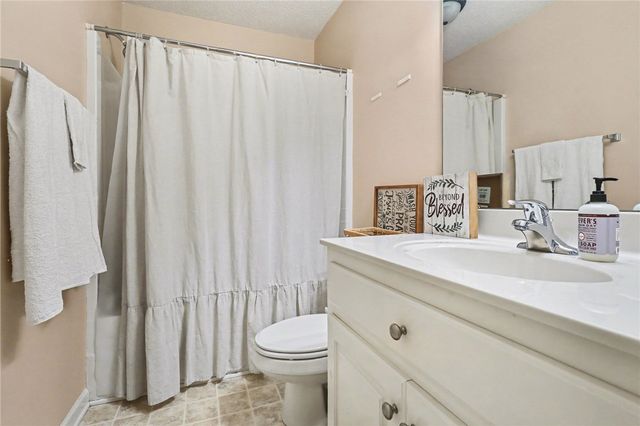 105 S Fox Circle, Piedmont, SC 29673