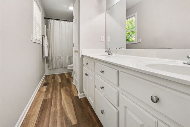 105 S Fox Circle, Piedmont, SC 29673