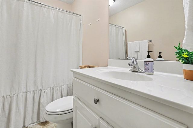 105 S Fox Circle, Piedmont, SC 29673