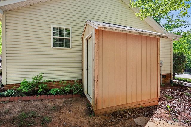 105 S Fox Circle, Piedmont, SC 29673