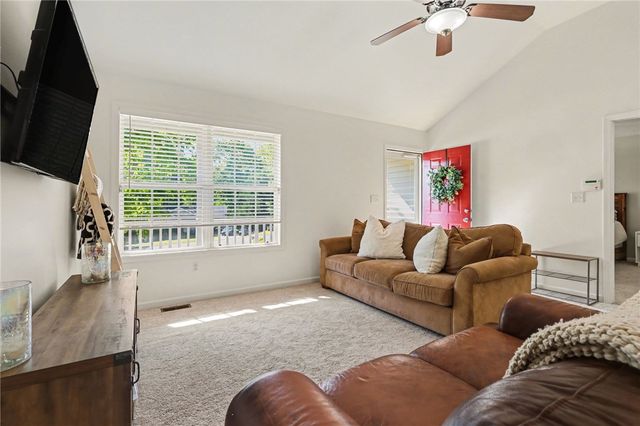 105 S Fox Circle, Piedmont, SC 29673