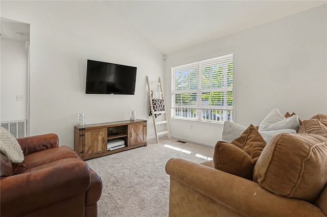 105 S Fox Circle, Piedmont, SC 29673