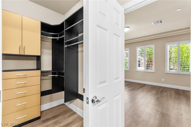 4211 Abernethy Forest Place, Las Vegas, NV 89141