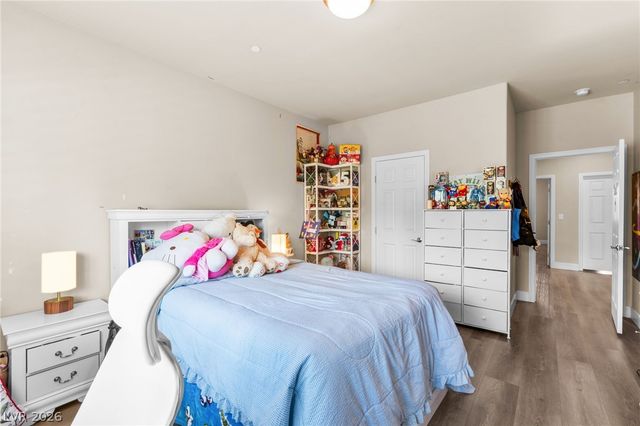 4211 Abernethy Forest Place, Las Vegas, NV 89141