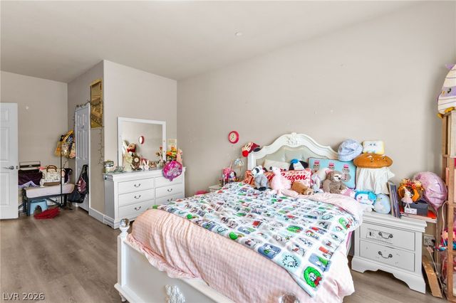 4211 Abernethy Forest Place, Las Vegas, NV 89141