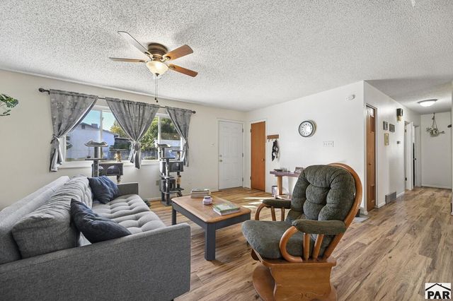 2041 Vinewood Ln, Pueblo, CO 81005