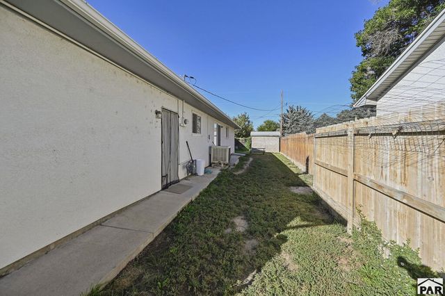 2041 Vinewood Ln, Pueblo, CO 81005