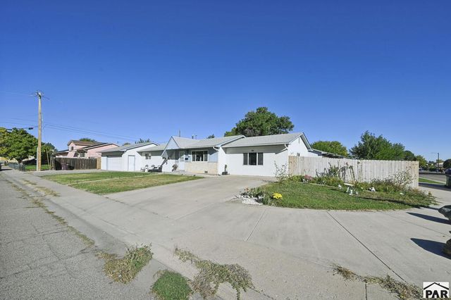 2041 Vinewood Ln, Pueblo, CO 81005