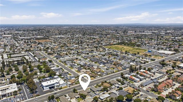 8122 Slater, Huntington Beach, CA 92647